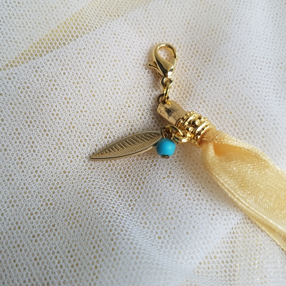 Swarovski Elements Gold Tone Multimedia Bracelet NEW - Picture 8 of 17
